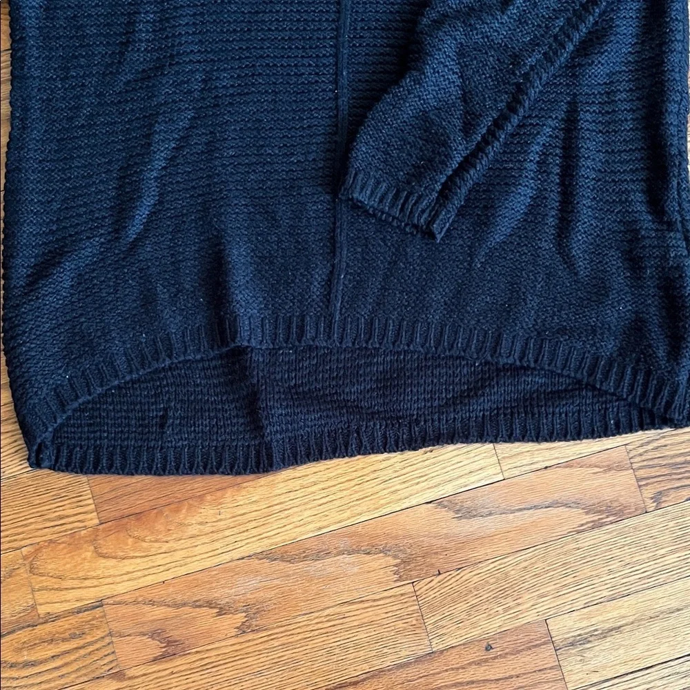Elegant Black Women's Crew Neck Sweater